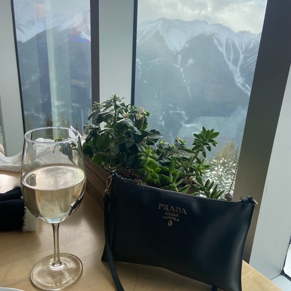 Meet your Posher, Andrea - Picture 1 of 1